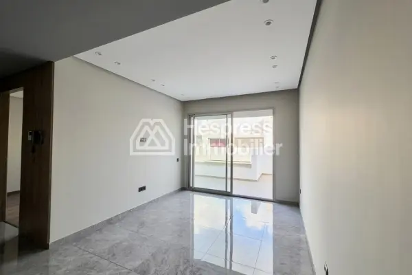 Empty and brand new studio in Breton Farm