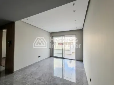 Empty and brand new studio in Breton Farm