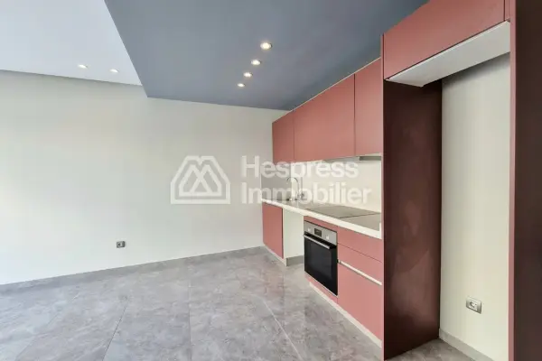 Empty and brand new studio in Breton Farm