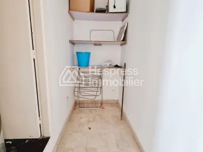 Bel appartement vide au Triangle d'Or