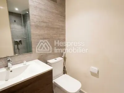 Bel appartement vide au Triangle d'Or