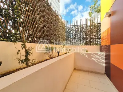 Furnished Studio with Terrace (CFC)