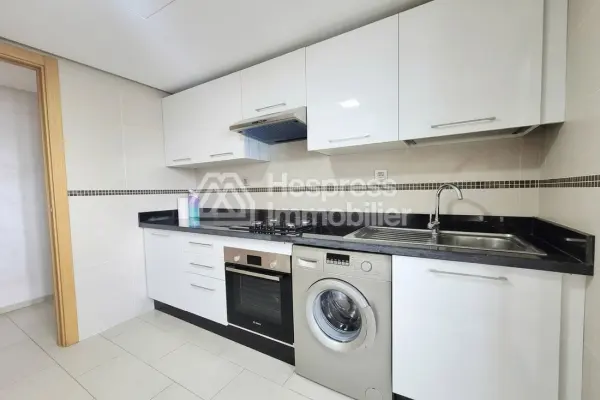 Furnished Studio with Terrace (CFC)