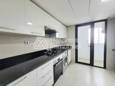 Furnished Studio with Terrace (CFC)