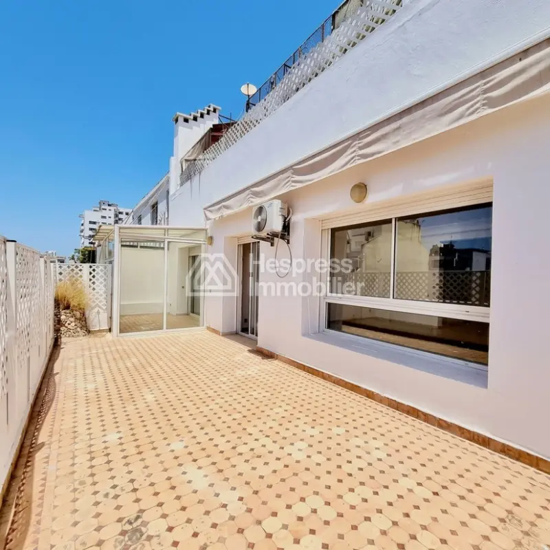 Appartement Vide avec Grande Terrasse Racine