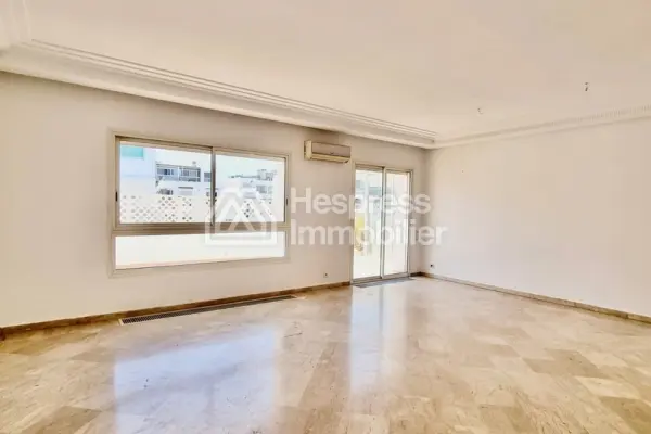Appartement Vide avec Grande Terrasse Racine
