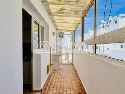 Appartement Vide avec Grande Terrasse Racine