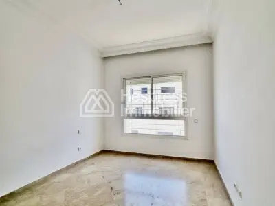 Appartement Vide avec Grande Terrasse Racine