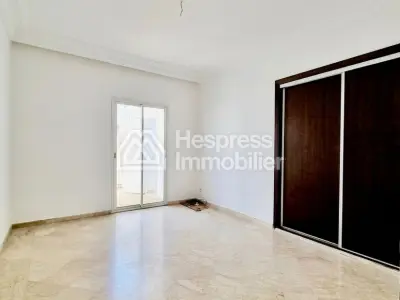 Appartement Vide avec Grande Terrasse Racine