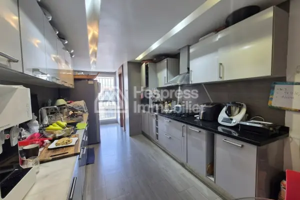Bel appartement à la vente à Ain diab