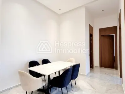 Bel appartement meublé à Californie