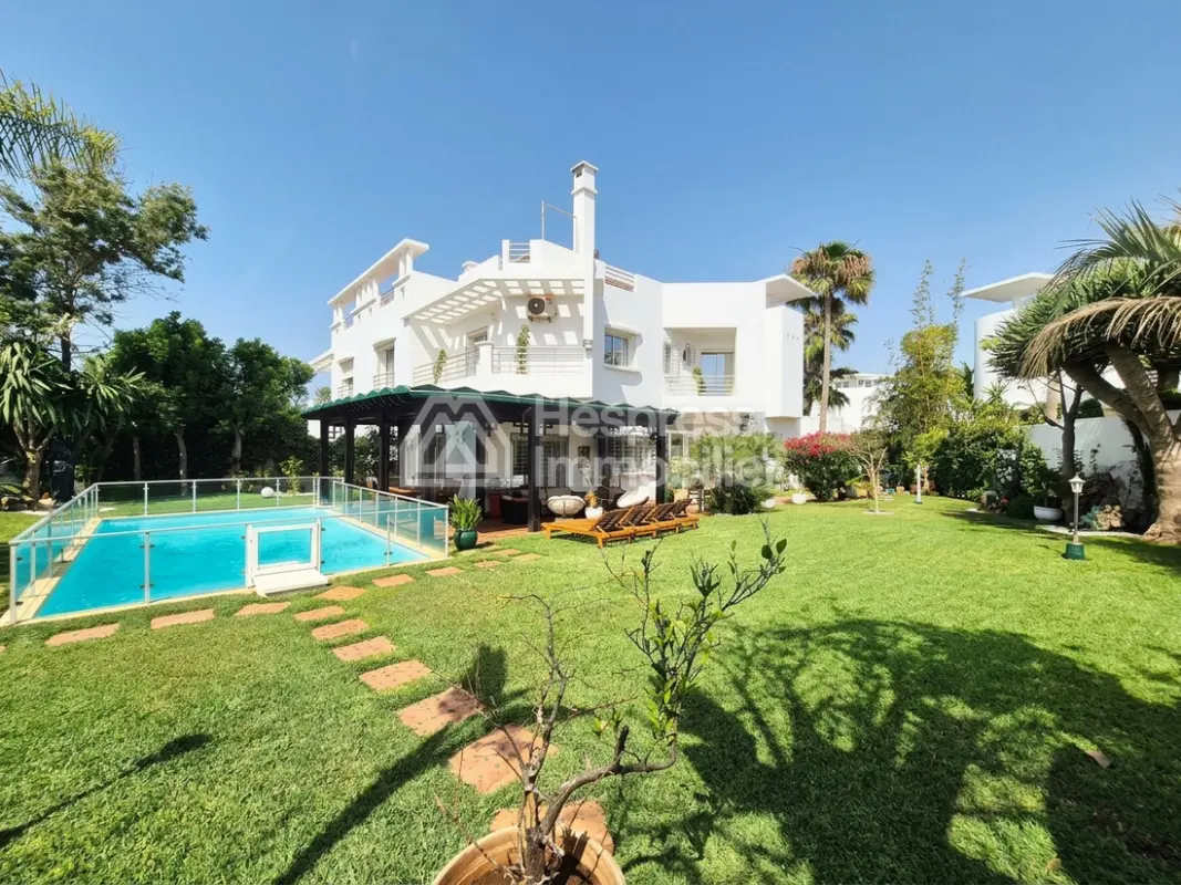 Magnifique villa à le vente à Ain diab extension