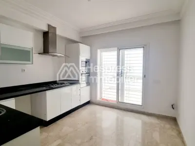 Appartement Vide Avec Balcon Racine