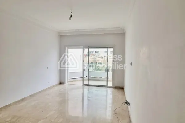 Appartement Vide Avec Balcon Racine