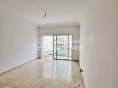 Appartement Vide Avec Balcon Racine