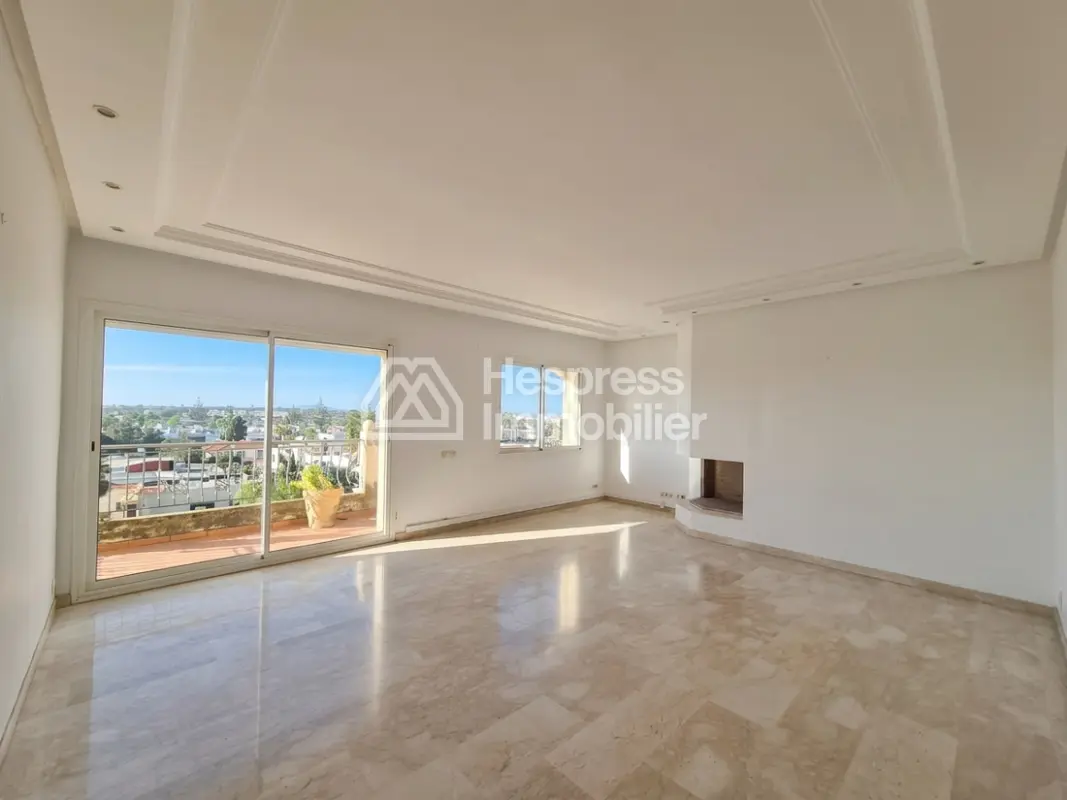 Empty apartment CIL