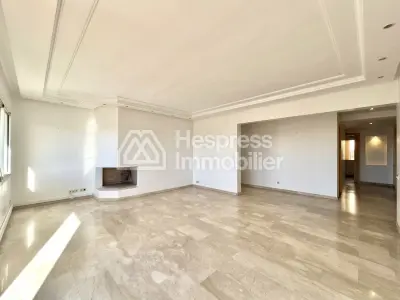 Empty apartment CIL