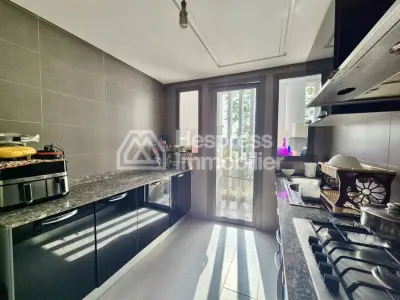 شقة غير مفروشة مع شرفة بوسكورة Ville verte