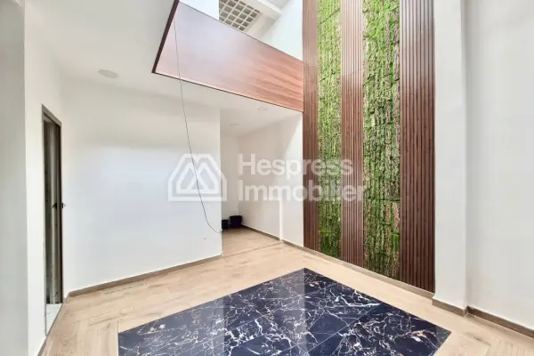 Furnished Studio with Courtyard Gauthier