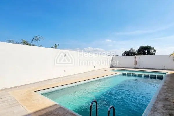 شقة مفروشة مع حديقة في بونت بلوندين