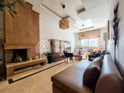 Appartement Meublé avec Cour Bourgogne Ouest