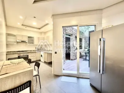 Appartement Meublé avec Cour Bourgogne Ouest