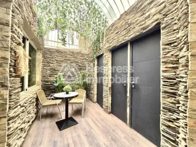 Appartement Meublé avec Cour Bourgogne Ouest