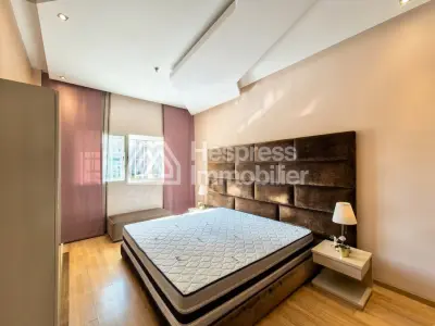 Appartement Meublé avec Cour Bourgogne Ouest
