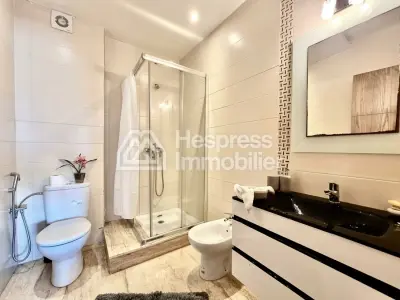 Appartement Meublé avec Cour Bourgogne Ouest