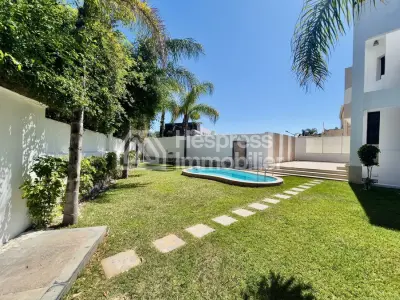 Villa Vide avec Jardin et Piscine Manar