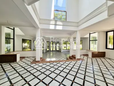 Villa Vide avec Jardin et Piscine Manar