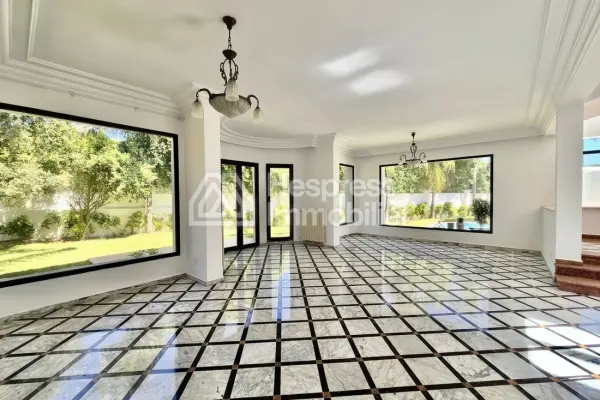 Villa Vide avec Jardin et Piscine Manar