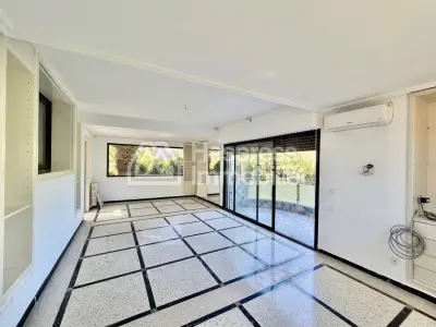 Villa Vide avec Jardin et Piscine Manar