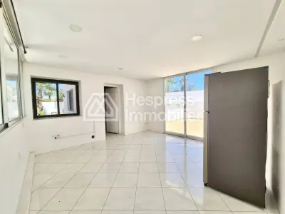 Villa Vide avec Jardin et Piscine Manar