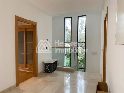 Unfurnished villa for rent Ville verte Palm Grove