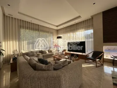 For sale: detached villa in Casa Green Town, 5 bedrooms
