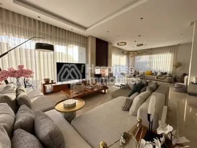 For sale: detached villa in Casa Green Town, 5 bedrooms