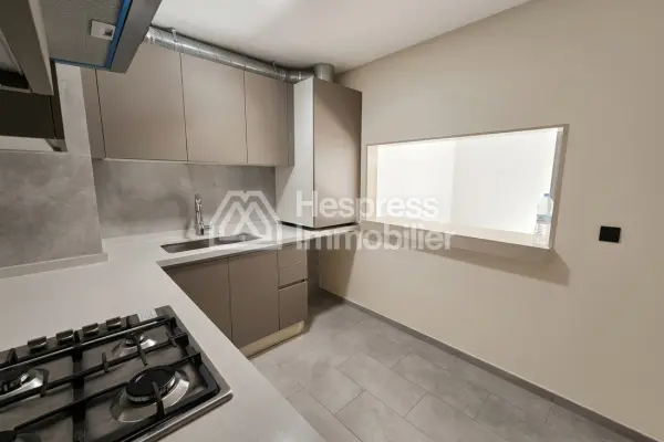 Empty studio apartment for rent (cgi)