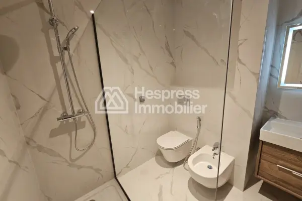 Empty studio apartment for rent (cgi)