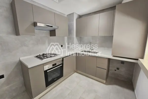 Empty studio apartment for rent (cgi)