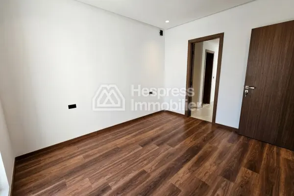 شقة استوديو فارغة للإيجار (cgi)