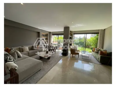 Beautifully renovated duplex CGI