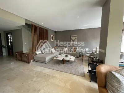 Beautifully renovated duplex CGI