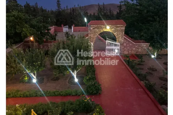 Farm for sale in Ouarzazate, 137 hectares, altitude 1700 m²