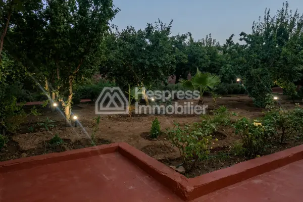 Farm for sale in Ouarzazate, 137 hectares, altitude 1700 m²