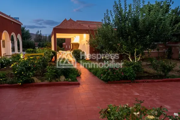 Farm for sale in Ouarzazate, 137 hectares, altitude 1700 m²