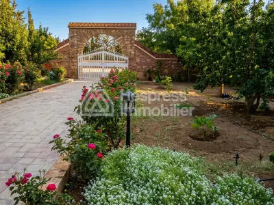 Farm for sale in Ouarzazate, 137 hectares, altitude 1700 m²
