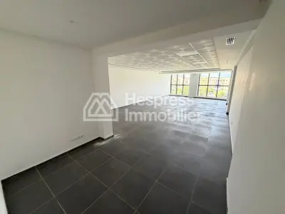 Bureau à vendre – Dar Tounsi, Tanger