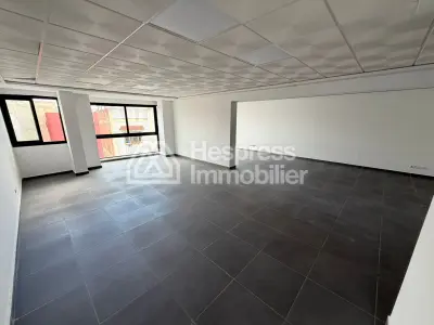 Bureau à vendre – Dar Tounsi, Tanger