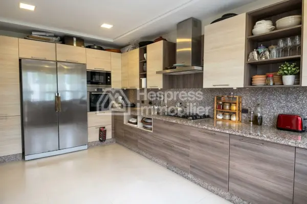 Apartment for sale in Serena Park, 252m2